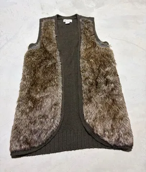 Ariat Knit & Faux Fur Vest medium thumbnail 1