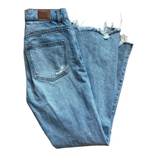 Womens Urban Outfitters BDG Distressed Raw Hem Light Rinse Cowboy Jeans - Sz 26 thumbnail 4