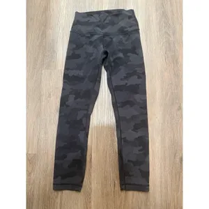 Lululemon Women's Wunder Train ‎ High Rise Tights Camo Size 4 thumbnail 3