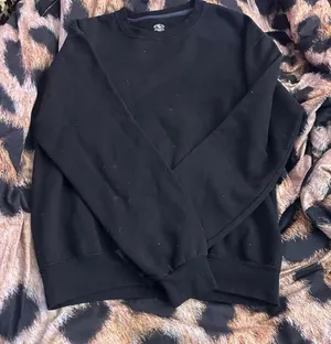 Unbranded Women's Black Sweatshirt thumbnail 1