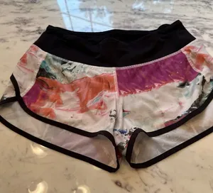 Lululemon speed short‎ in size 4 thumbnail 1