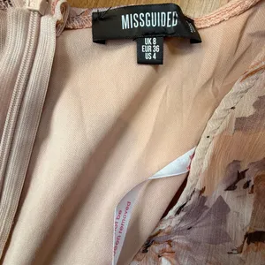 Missguided Women’s Floral Pattern Puff Sleeve Grill Frill Mini Dress Size 4 thumbnail 3