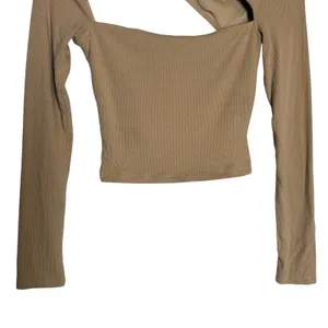 Tiger Mist Tan Beige Long Sleeve Mock Neck Asymmetric Cut Out Rib Cropped Top S thumbnail 3