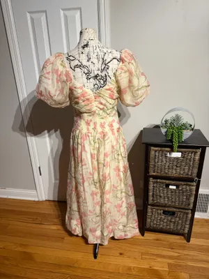 NWT ASTR the Label Sasilia floral puff sleeve dress Sz M midi-length a v-neckline and a front slit coquette chiffon organza like flare Shirred overlay thumbnail 5