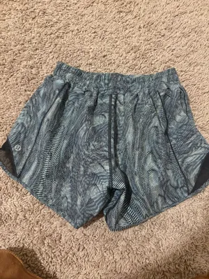 Lululemon Shorts 4" Hotty Hot thumbnail 2