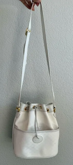 GUCCI | Vintage Ophidia Elegant White Bucket Bag thumbnail 1