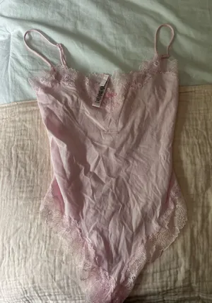 Pink Bodysuit SKIMS thumbnail 1