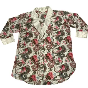 Vintage 90s gold label Victoria’s Secret floral paisley print robe scalloped hem thumbnail 1