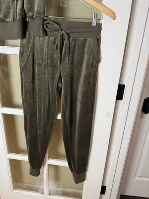 Felina Olive Green Super Soft Velour 2 Piece Loungewear Set Size XS thumbnail 3
