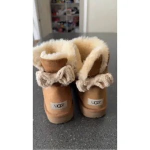 UGG Mini Bailey Knit Bow Boots in classic chestnut suede size 8 thumbnail 14