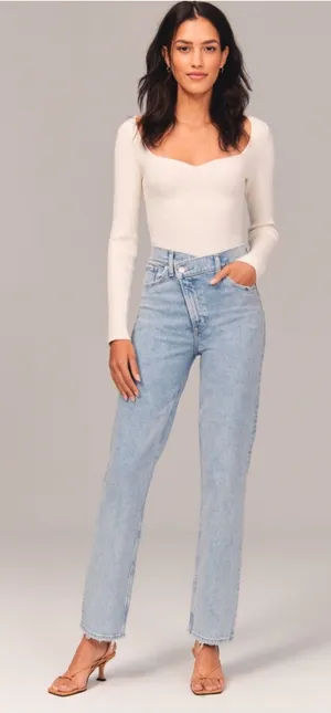 Abercrombie Curve Love 90s Straight Jeans thumbnail 1