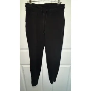 Lululemon Scuba Jogger‎ 6 Black High Rise Fleece Tapered Sweatpants Athleisure thumbnail 2