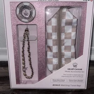 VELVET CAVIAR Phone Accessories Set thumbnail 3