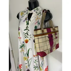 Coach Cream Red Coated Canvas Signature Handbag thumbnail 9