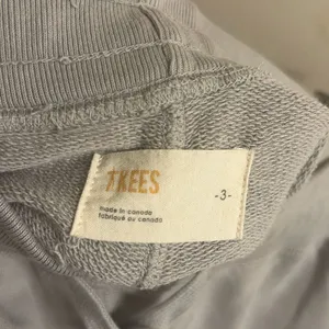✨Tkees Core Dove Grey Sz Large/3 Shorts✨ thumbnail 5