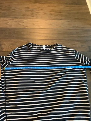 Lululemon Striped Back in Action Long Sleeve Tee Sz 8 thumbnail 8