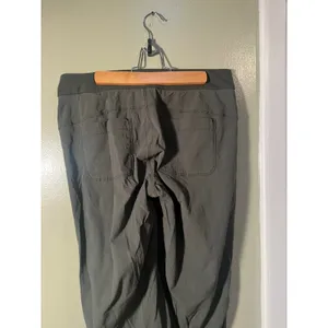 Athleta Womens Size 8 Petite Trekkie Jogger Pants Dark Green Zipper Pockets High thumbnail 7