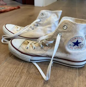Converse High-Top Chuck Taylor thumbnail 2