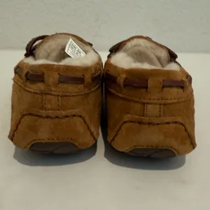 UGG Dakota Slipper Moccasin Chestnut Brown Suede Size 5 Shearling Lining NEW thumbnail 5