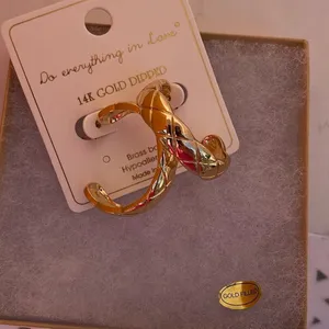 NWT 14K GP “ gold plated Do everything in Love “ quilt hoops thumbnail 11