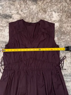 Uniqlo Sleeveless V-Neck Maxi Dress in Plum Brown thumbnail 15