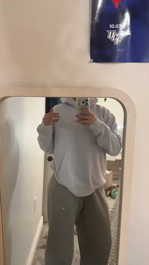 XL Women’s Nike Hoodie Light Lavender-Blue thumbnail 2
