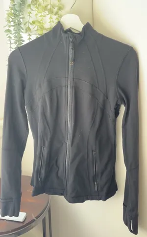 Lululemon Define Jacket in black size 4 thumbnail 1