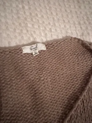 Off-The-Shoulder Sweater Boutique thumbnail 3