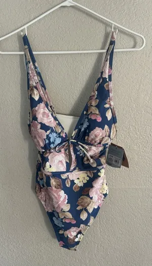 Shade & Shore Women's One Piece Swimsuit High Leg Cheeky Small 4-6 NWT thumbnail 1