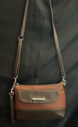 Stone Mountain Accessories Brown Two-Tone Leather Crossbody Bag thumbnail 1