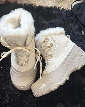Hiking / Snow Boots thumbnail 1