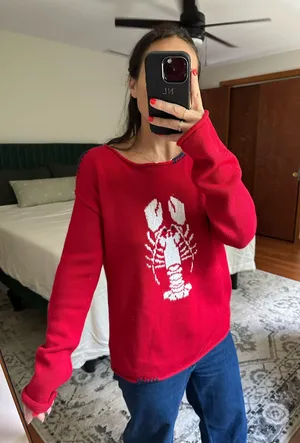 Red Lobster Sweater Size XS thumbnail 2