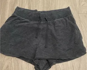 Gray Women's Casual Shorts Size M thumbnail 1