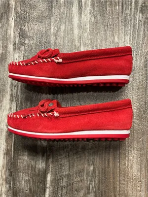 Minnetonka Red Suede Moccasin with Fringe Bow Size 5 thumbnail 10