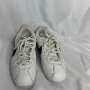 Retro Nike Cortez 1972 classic Nike sneakers w black white 4Y women’s/girls thumbnail 8