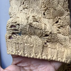 Womens Grannycore Cable Knit Fisherman Vneck Sweater Size 2 Chunky Tan button thumbnail 5