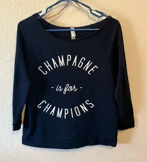 Source Unknown Unbranded top. Beautiful blue. Excellent condition.   SZ Medium thumbnail 1