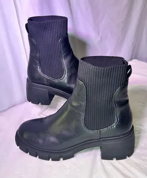 Steve Madden Black Chunky Chelsea Ankle Boots thumbnail 1