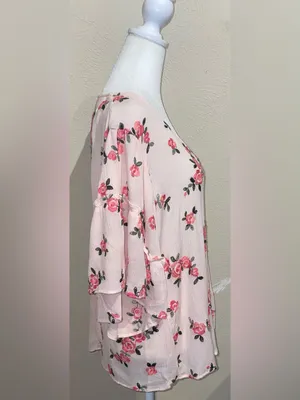 Miss Me Womens Size M NWT Pink Embroidered Rose Blouse Flutter Sleeve V-Neck Top thumbnail 7