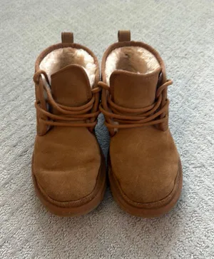 UGG boots thumbnail 1