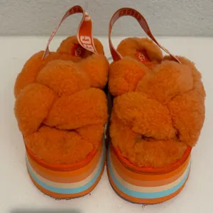 UGG Disco Knot Slides Orange Platform Sandal Sheepskin Fluffy Size 8 thumbnail 2