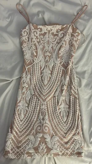 Windsor Homecoming White Patterned Dress thumbnail 2