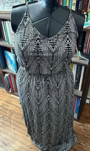 Banana Republic monochrome stretchy vacationcore maxi dress thumbnail 1