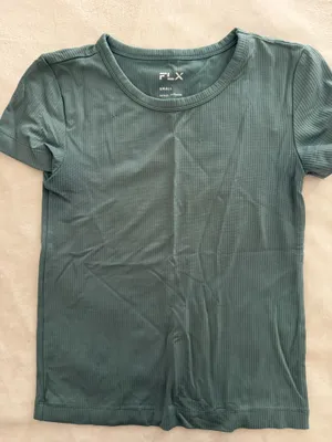 Workout top Green thumbnail 1