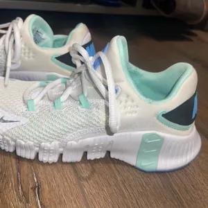 Nike running shoes thumbnail 2