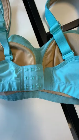 Lululemon Enlite Bra High Support Sports Bra - Aqua Blue / Tiffany Blue - Sz 34C/D thumbnail 8