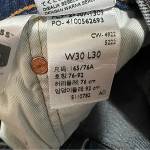 Levi’s 502’s‎ Woman’s Premium Quality High Rise Tapered Jeans thumbnail 12