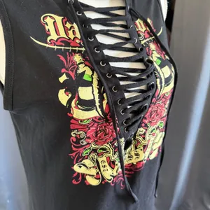 Guess Los Angeles Black Lace Up Graphic Tank Top Roses Rock Style‎ Size Medium thumbnail 3