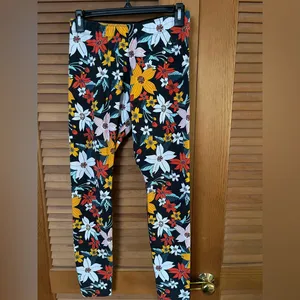 Urban Outfitters x Nike Leg-A-See Hawaiian Floral Print Legging Sz M thumbnail 2