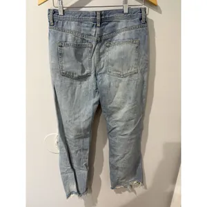 Free People We The Free Maggie Heavily Distressed Crop Jeans Size 27 Frayed Hem thumbnail 8